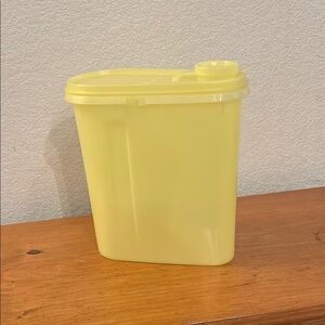 Vintage Yellow Tupperware Beverage Buddy Pitcher #587-2